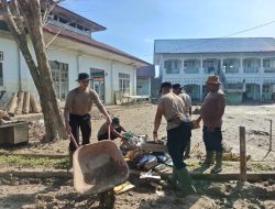 Brimob Bersihkan Fasilitas Umum Terdampak Banjir di Aceh Utara Melalui Operasi Aman Nusa